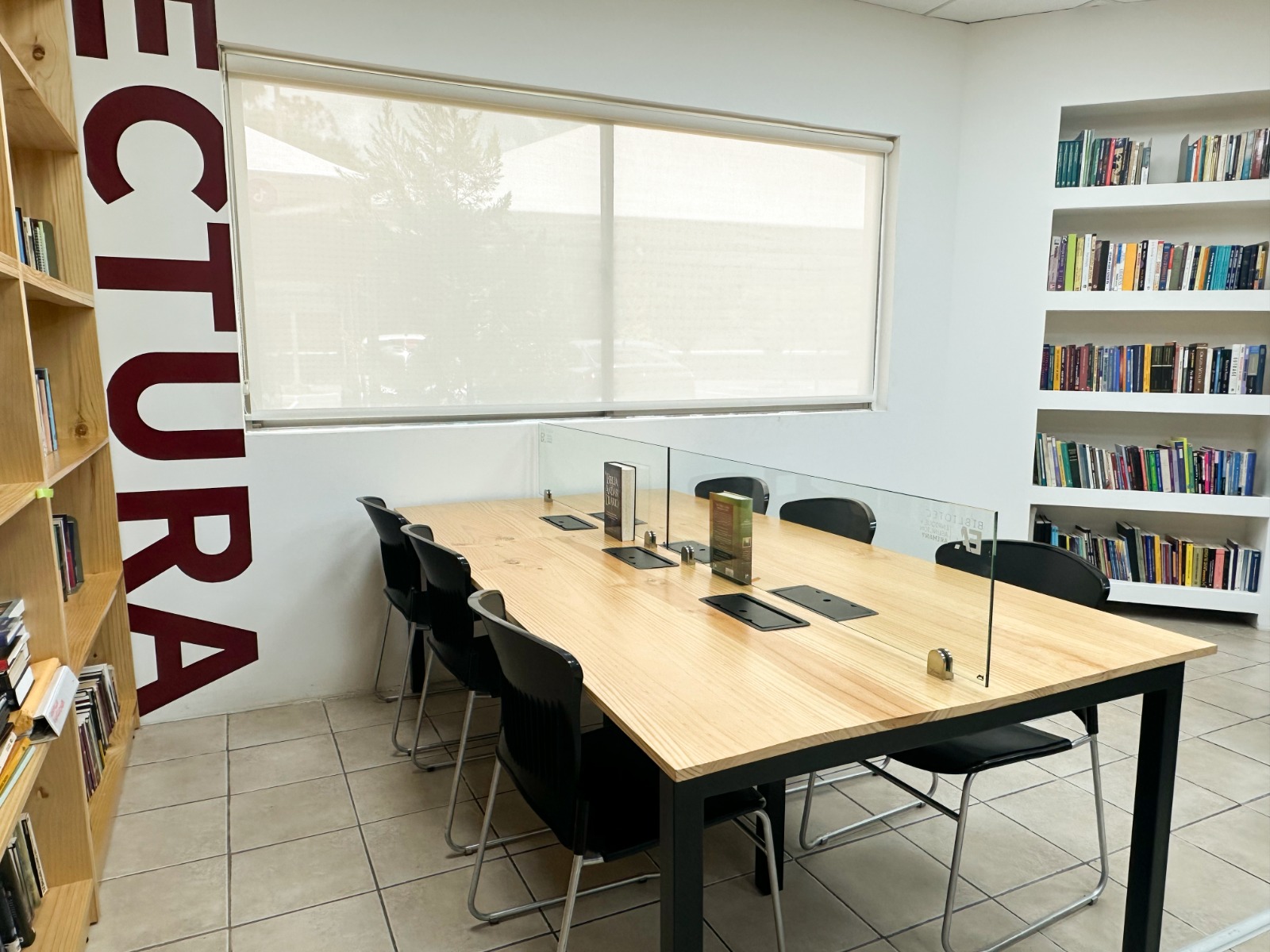 Espacios colaborativos Biblioteca USPG